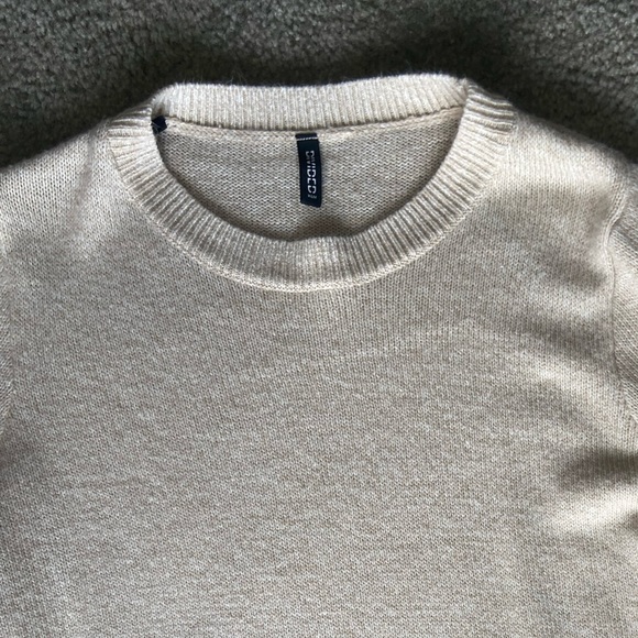 H&M DIVIDED beige/oatmeal cropped sweater size XL - Picture 2 of 10